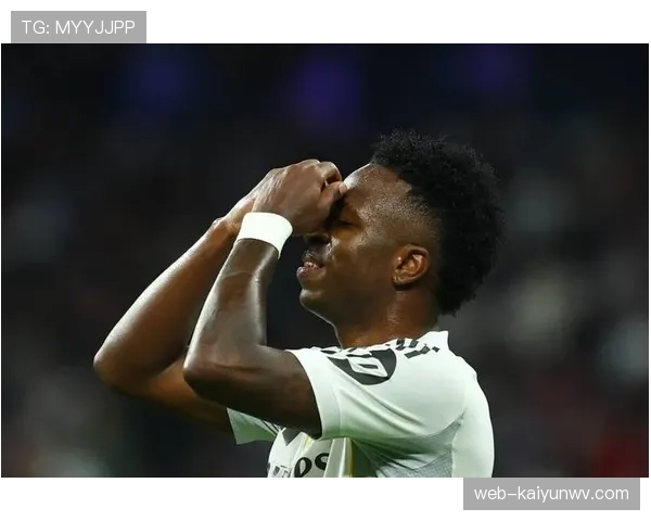 35岁仍统治欧洲赛场：本泽马的高龄巅峰究竟强在哪里？