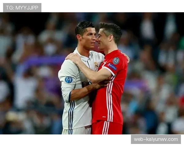 C罗与莱万终结模式分化：从单点爆破到体系依赖的转型逻辑