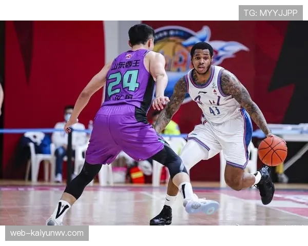 假摔判罚的判定依据与裁判观测要点