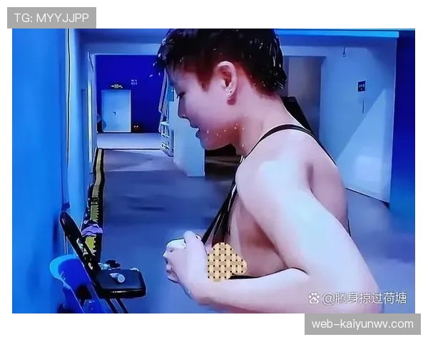 刷到陈艺文机场照，行李箱比我一个月房租还贵，瞬间怀疑人生