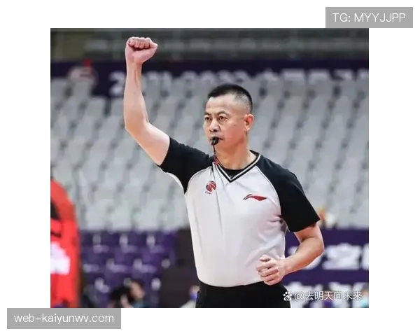 新手必知：如何准确判断进攻犯规？裁判的判罚标准是什么？
